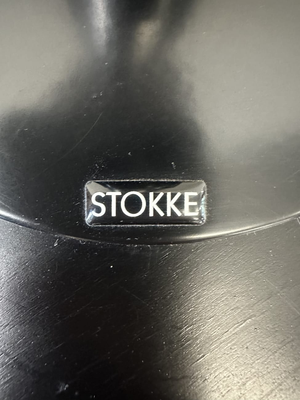 Vintage Stokke Drehhocker mit rotem ergonomischem Sitz