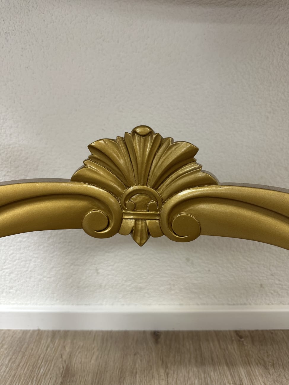 Vintage Wandkonsole mit goldfarbigem Gestell und Marmorplatte