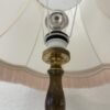 Vintage Tischlampe mit Stoffschirm und Fransen in Weiss Gold