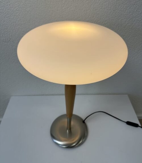 Vintage Stehleuchte Holz Metall mit rundem weissem Schirm