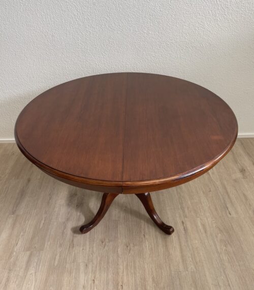 Runder Esstisch aus Holz mit Auszug und Mittelfuss