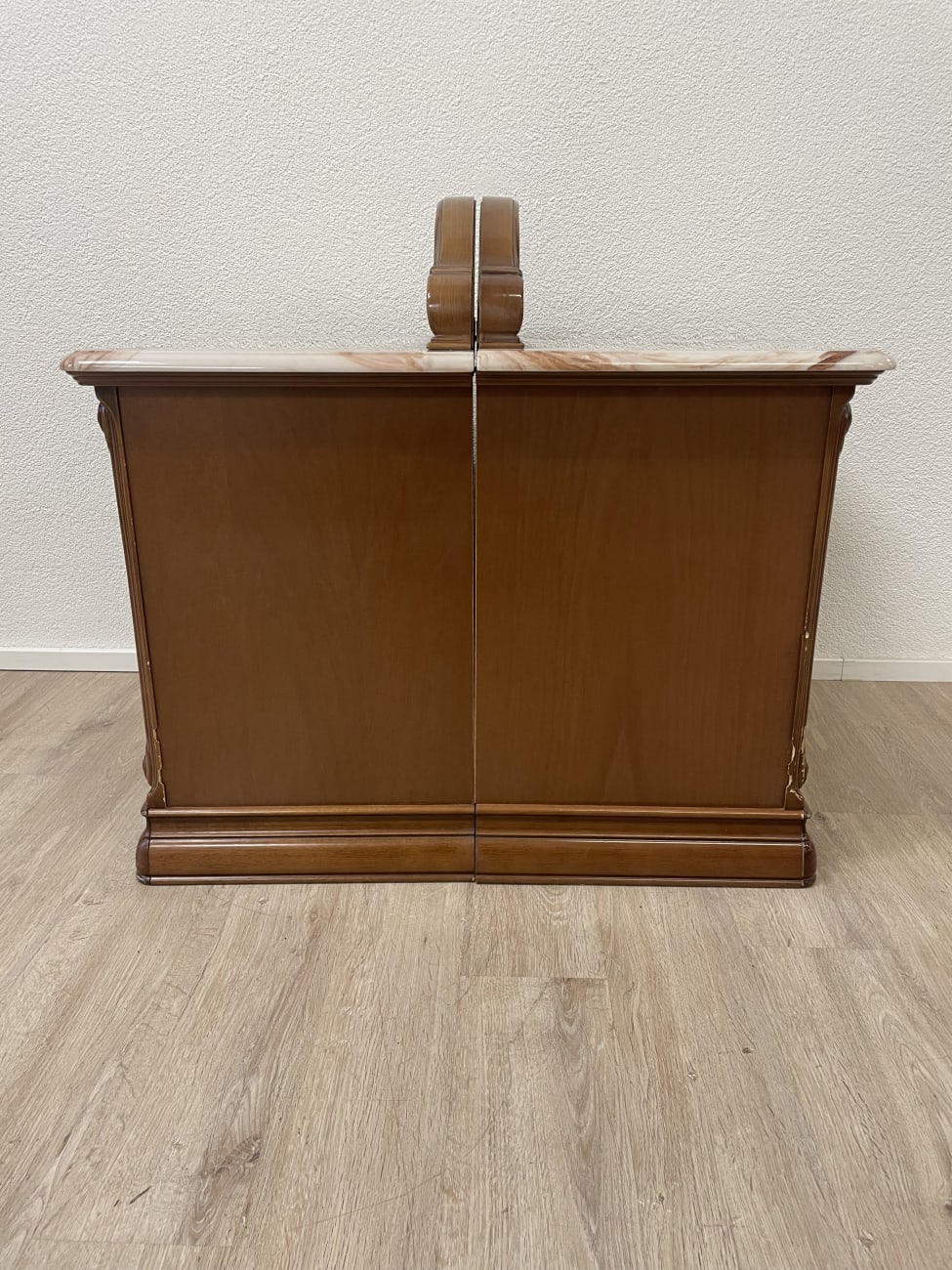 Vintage Nachttisch mit marmorierter Ablage und Spiegel