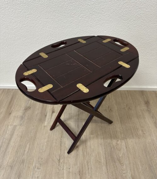 Vintage klappbarer Serviertisch aus dunklem Holz mit Griffen
