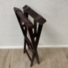 Vintage klappbarer Serviertisch aus dunklem Holz mit Griffen