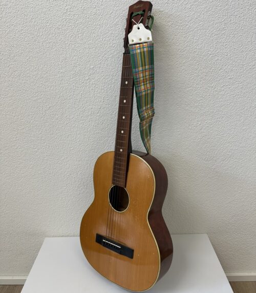 Vintage Akustikgitarre Rossmeist mit Trageband