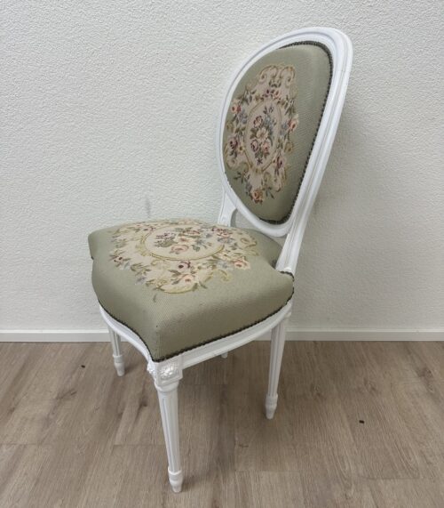 Vintage Zierstuhl mit floralem Stoffbezug in Grün