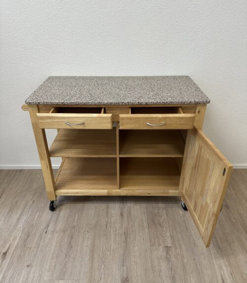 Küchenwagen mit Steinplatte und Holzregalen auf Rollen