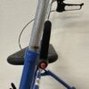 Rollator Gehhilfe blau mit Sitz und Gitterablage