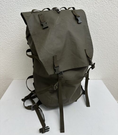 Vintage Trekkingrucksack olivgrün mit Rollverschluss