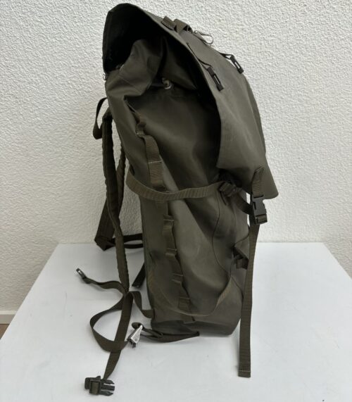 Vintage Trekkingrucksack olivgrün mit Rollverschluss