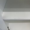 Küchenschrank weiss mit offenen Fächern und Doppeltüren