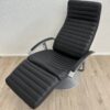 Relaxsessel schwarz mit Drehfuss und Fussstütze