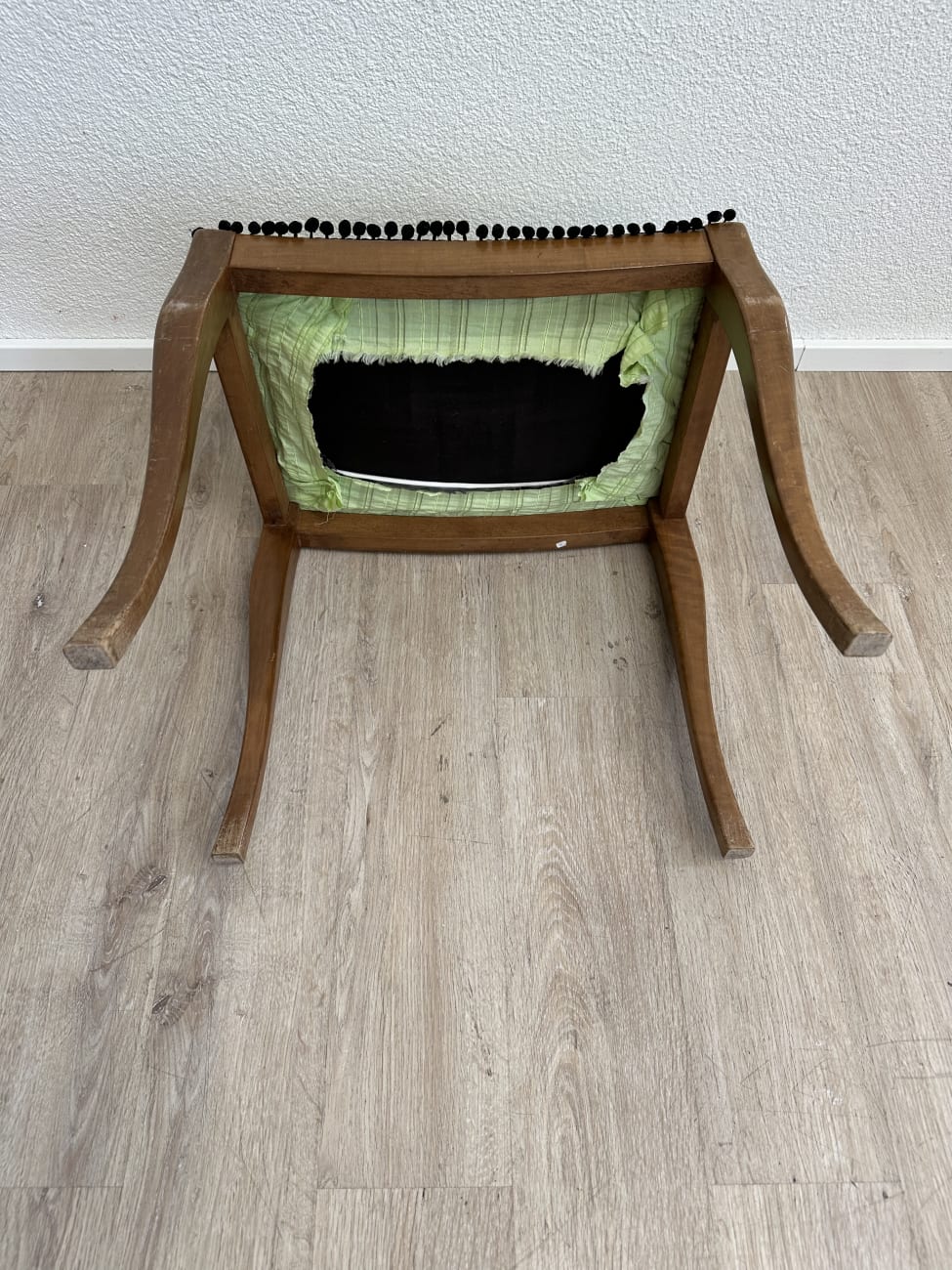 Vintage Chippendale Polsterhocker aus Holz mit hellgrüner Polsterung – Bild 6