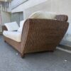 Modernes Dreisitzer Sofa mit geflochtenem Gestell