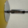 Vintage Tischlampe mit gelbem Metallschirm modern