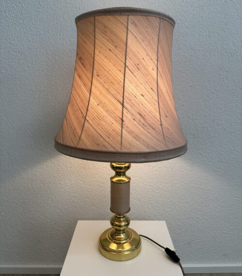 Vintage Tischlampe mit goldenem Fuss und Textilschirm