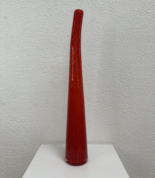 Vintage Glasvase in intensivem Rot modern