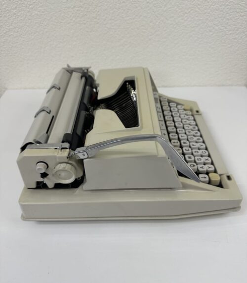 Vintage Schreibmaschine HERMES 3000 in Beige