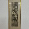 Vintage Blumenbild im goldfarbenen Rahmen hochformat