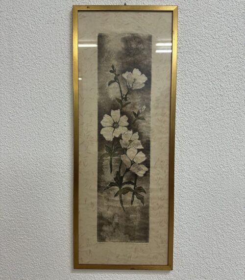 Vintage Blumenbild im goldfarbenen Rahmen hochformat