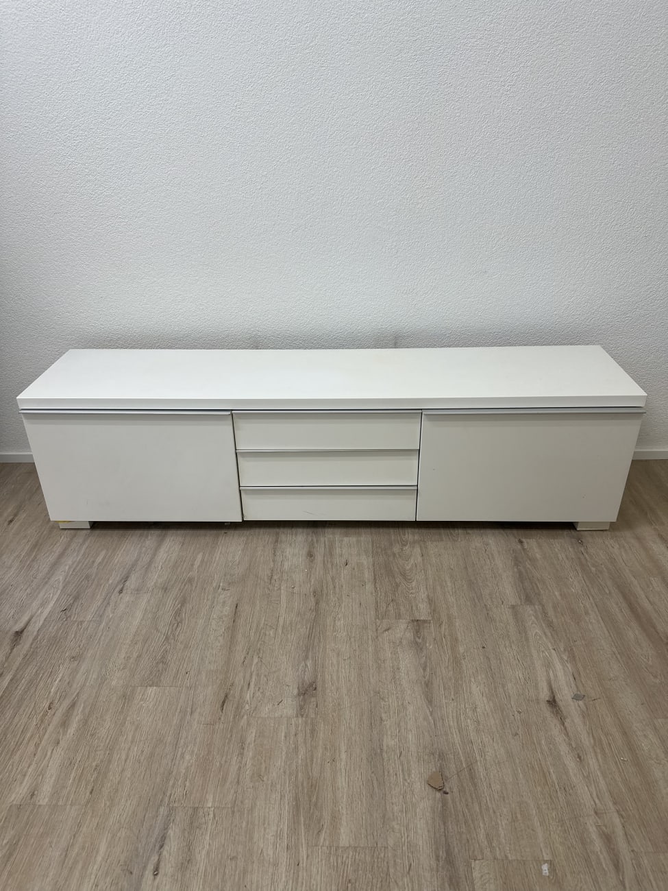 TV-Lowboard weiss mit Türen und Schublade modern