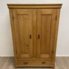 Vintage Kleiderschrank aus hellem Holz mit Schublade