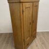 Vintage Kleiderschrank aus hellem Holz mit Schublade