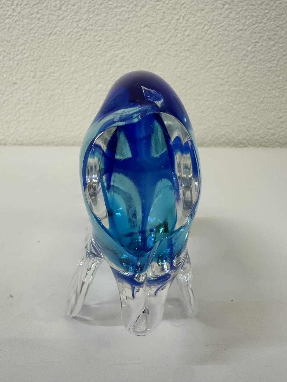 Vintage Glas Schwanfigur mit blau-türkisem Farbverlauf