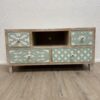 TV-Unterschrank mit Schubladen in Holz und Pastellgrün