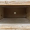 TV-Unterschrank mit Schubladen in Holz und Pastellgrün