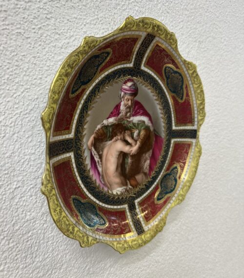 Vintage Wandteller Porzellan mit opulenter Szene