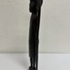 Vintage afrikanische Holzfigur in Schwarz mit Speer