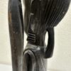 Vintage afrikanische Holzfigur in Schwarz mit Speer