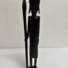 Vintage afrikanische Holzfigur in Schwarz mit Speer