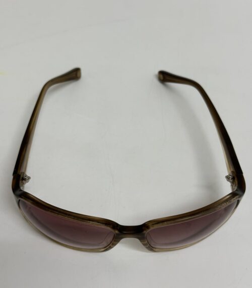 Vintage Sonnenbrille mit rosa Farbverlauf und Transparentrahmen