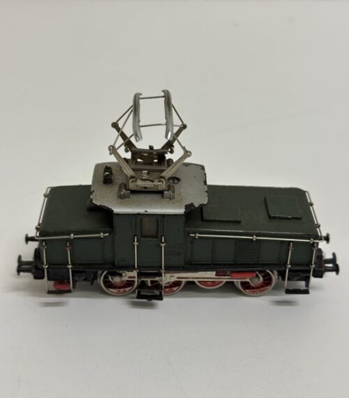 Vintage Modellbahn Elektrolokomotive dunkelgrün E6302