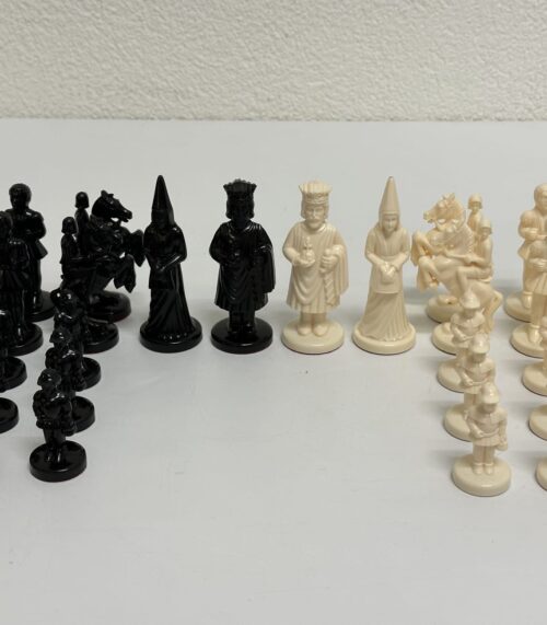 Schachfiguren Set mit Box aus Kunststoff klassisch