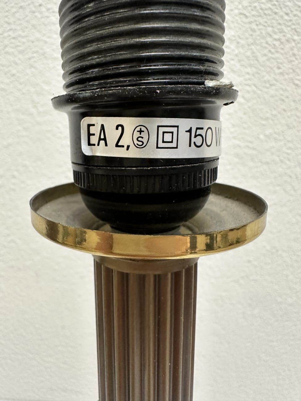 Vintage Tischlampe mit Stoffschirm und Fransenrand