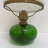Vintage Tischlampe aus grünem Glas mit weissem Schirm