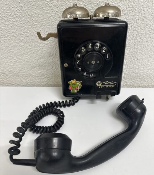 Vintage Telefon mit zwei Messingglocken im Retro-Look
