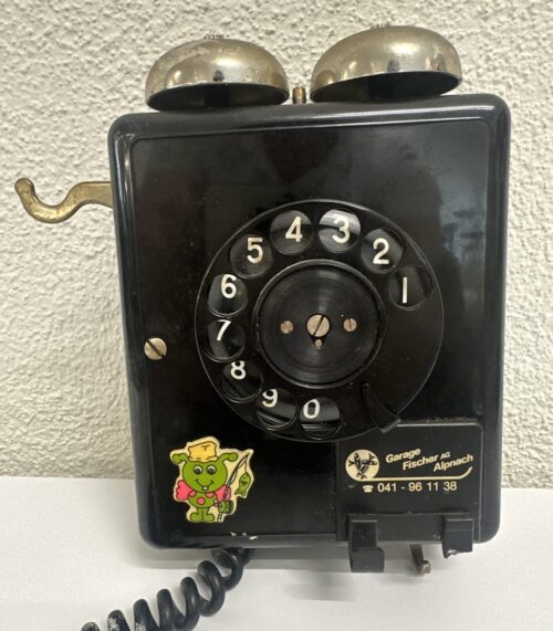 Vintage Telefon mit zwei Messingglocken im Retro-Look