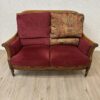 Vintage Zweisitzer Sofa mit floraler Polsterung und Holzrahmen