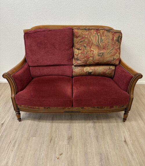 Vintage Zweisitzer Sofa mit floraler Polsterung und Holzrahmen