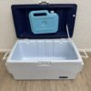 Rubbermaid Kühlbox mit Einsatzakku und Ablaufventil