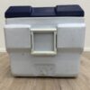 Rubbermaid Kühlbox mit Einsatzakku und Ablaufventil