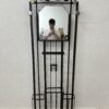 Wandspiegel mit Metallrahmen und Ablage