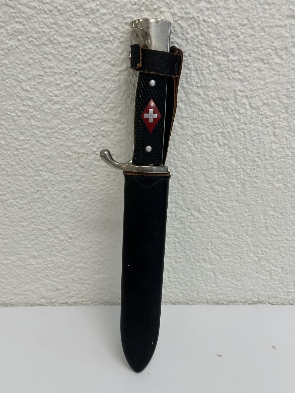 Outdoor Messer mit Kunststoffgriff und Scheide schwarz