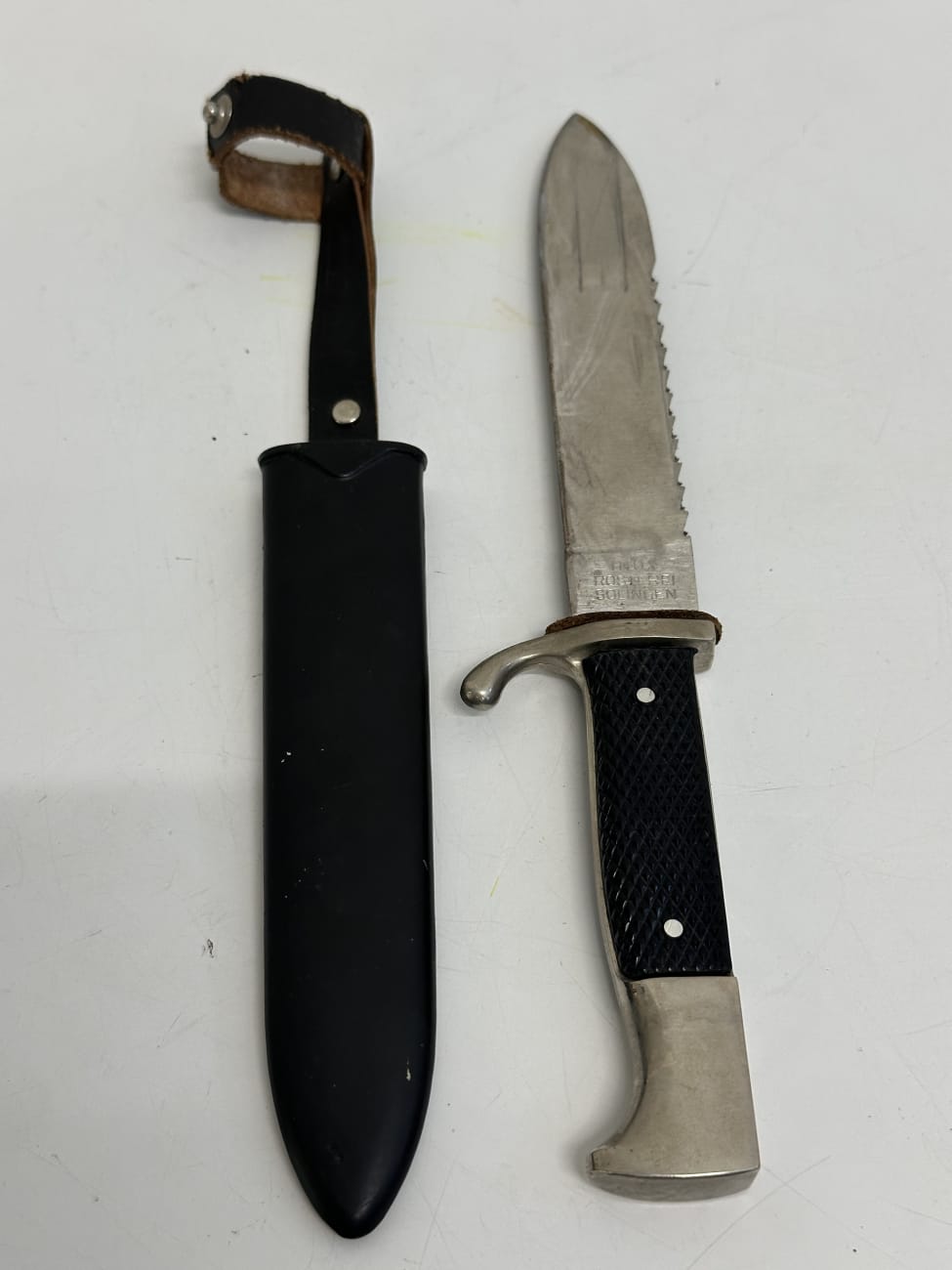 Outdoor Messer mit Kunststoffgriff und Scheide schwarz