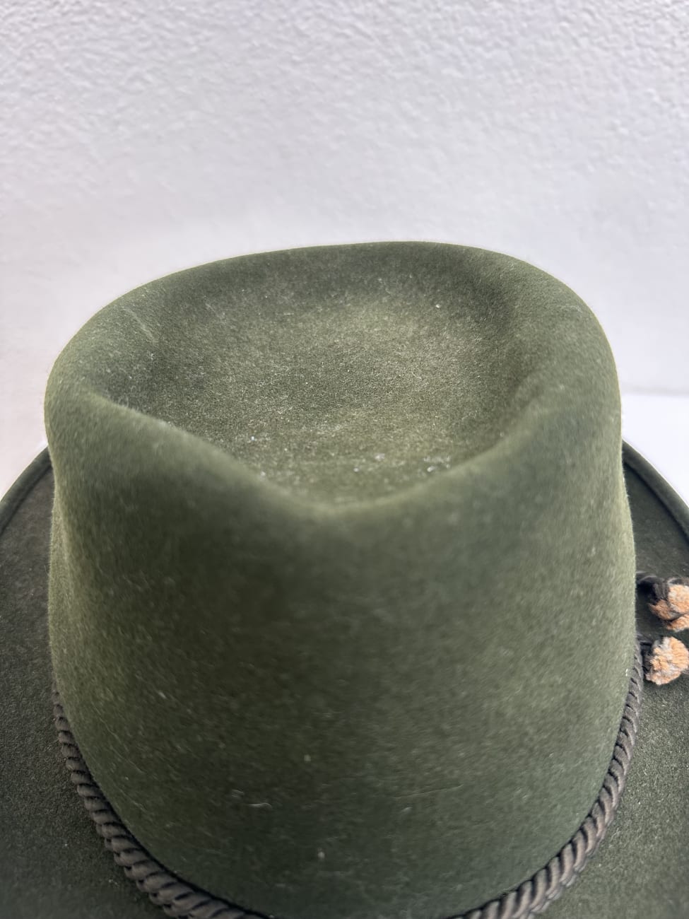 Vintage Filzhut dunkelgrün mit geflochtenem Band Kirsten-Bieri
