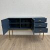 Modernes blaues Sideboard mit Goldgriffen und Stauraum